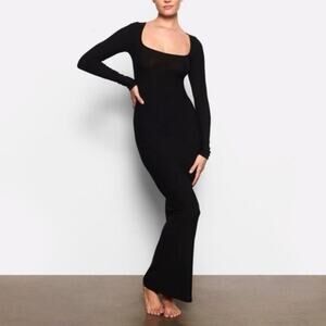 SKIMS Soft Lounge Long Sleeve Maxi Dress Med Black Ribbed Stretch Casual Chic